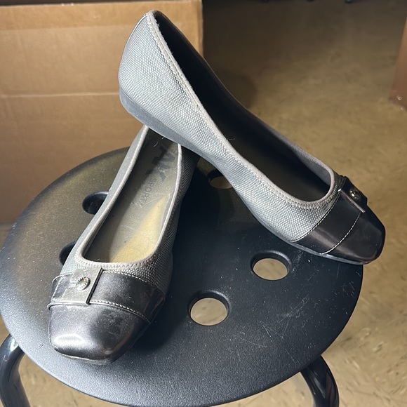 Shoes - Picture 2 of 2